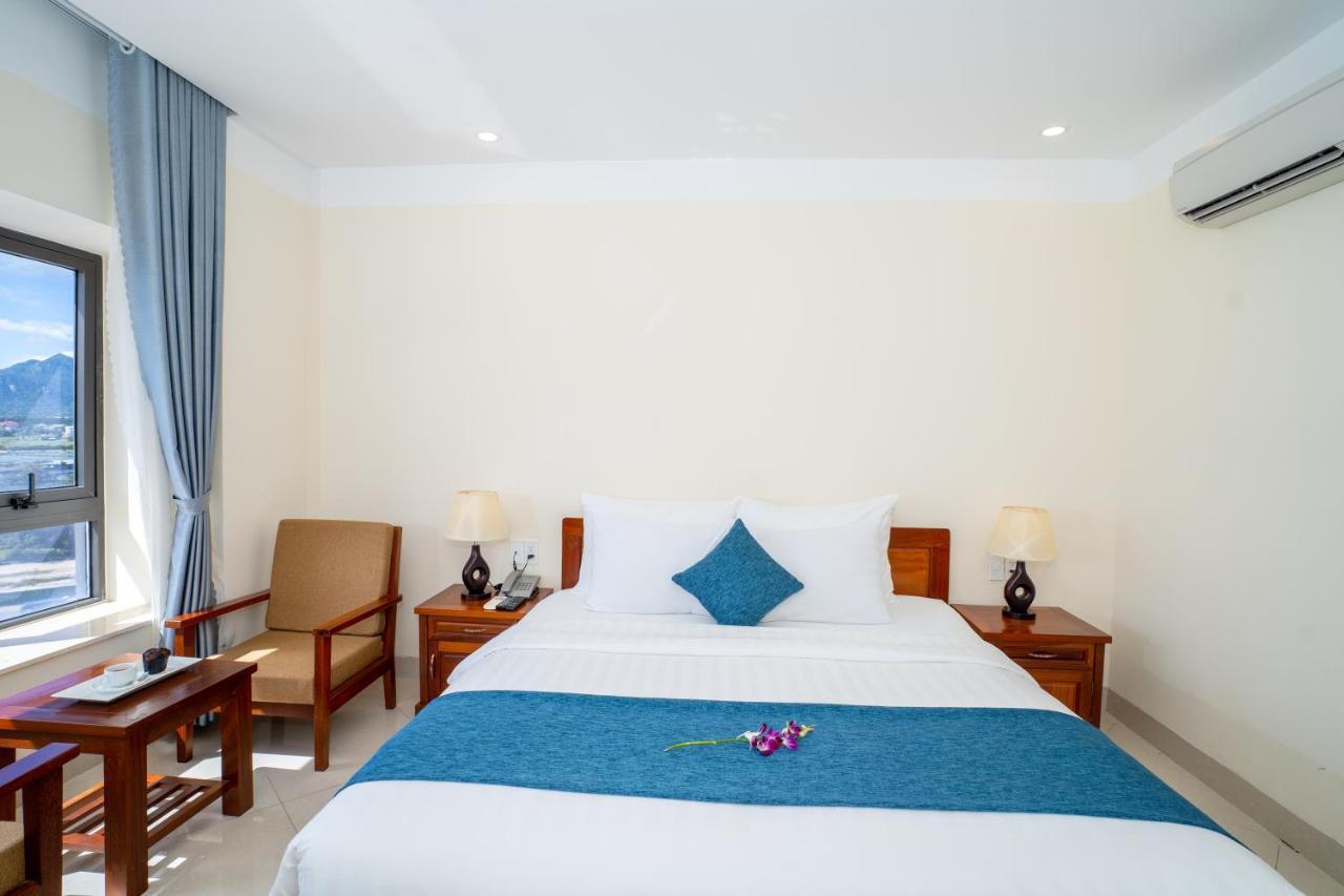 Navy Hotel Cam Ranh Exteriör bild