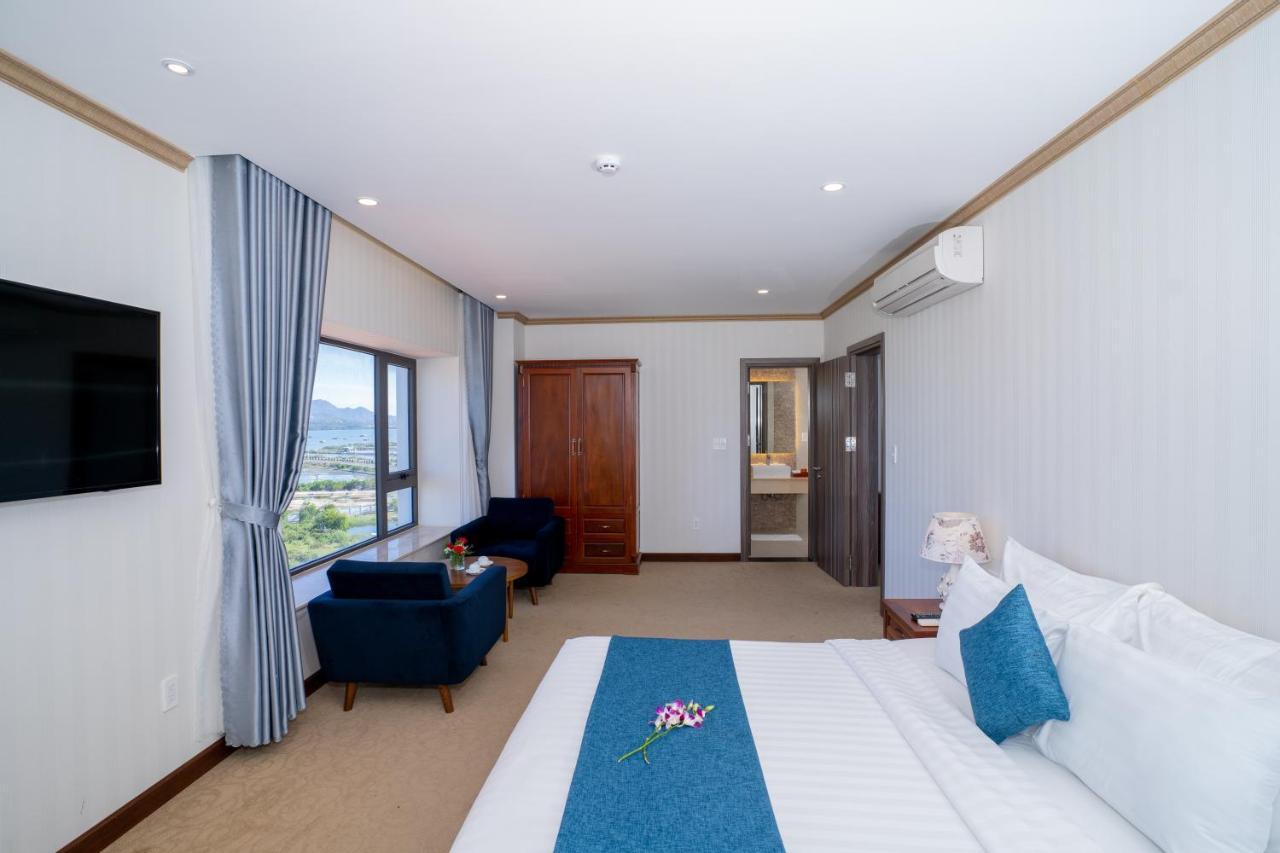 Navy Hotel Cam Ranh Exteriör bild