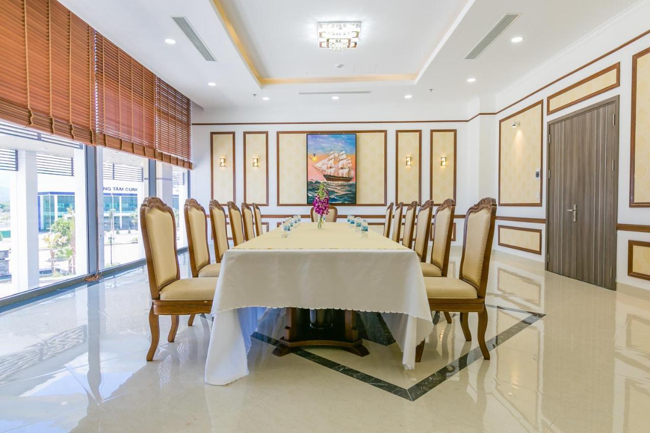 Navy Hotel Cam Ranh Exteriör bild